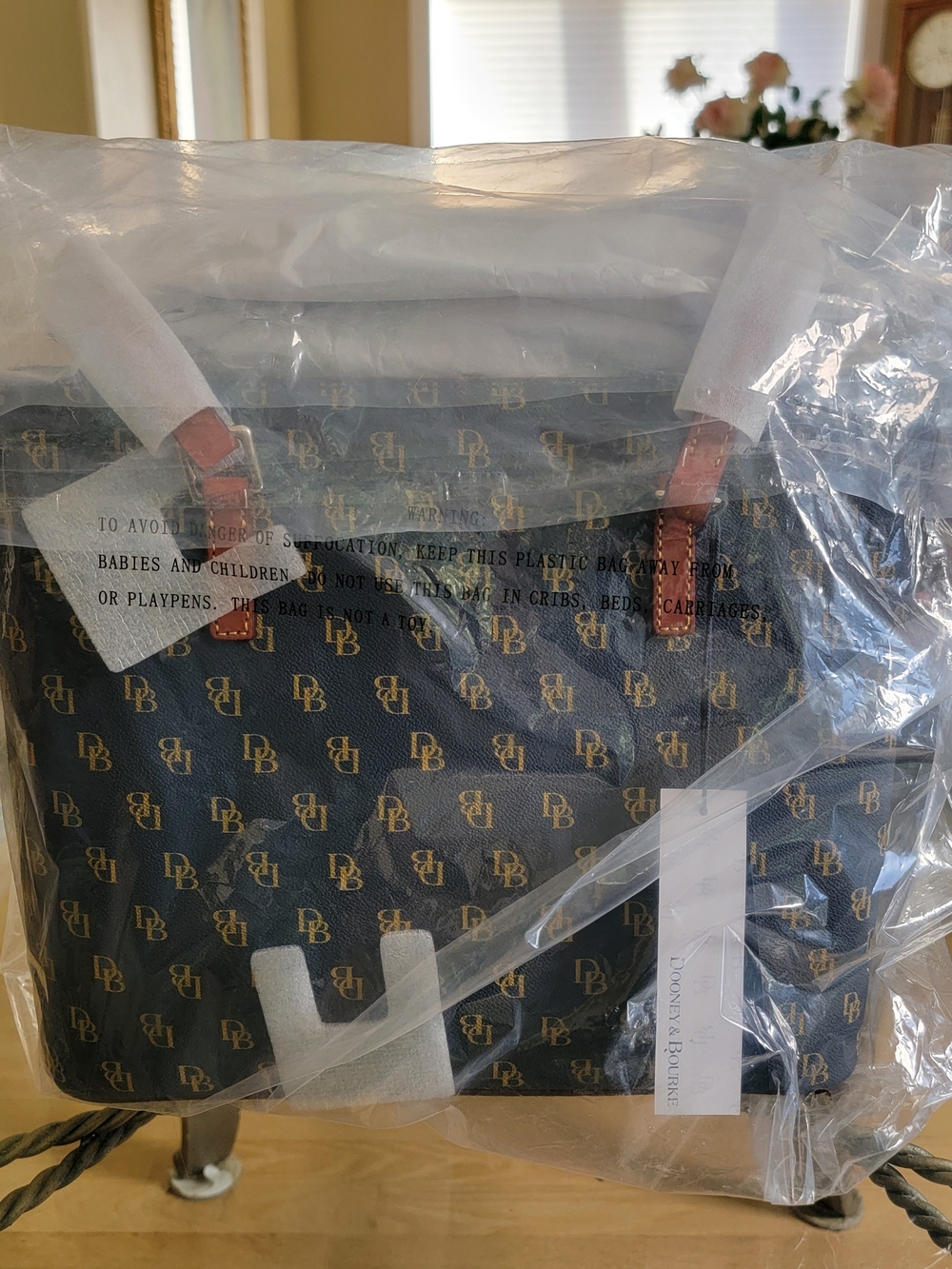 Dooney & Bourke NWT Gretta Navy Shopper Tote - Picture 3 of 12